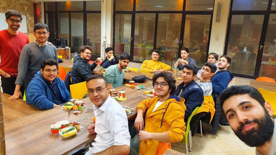 دورهمی یلدایی سال 1402