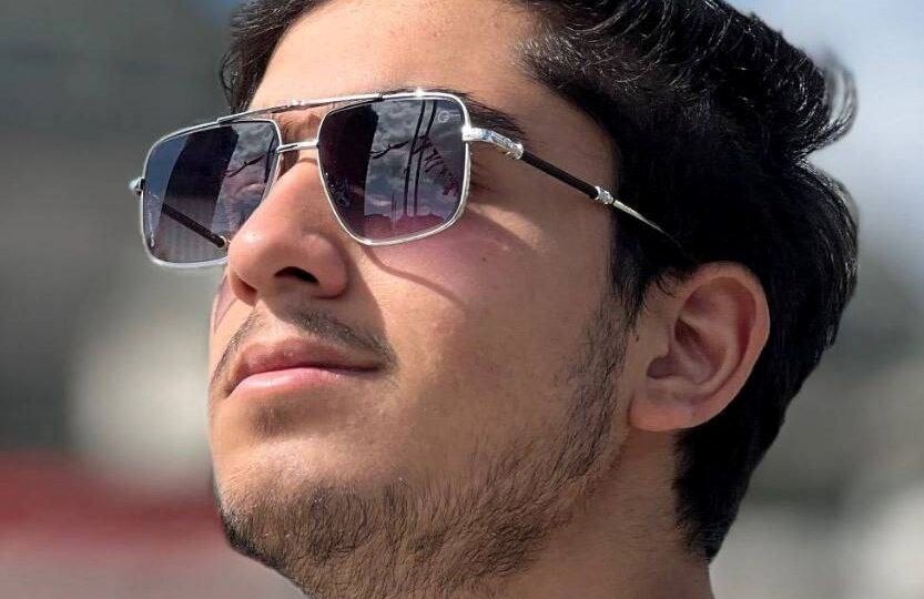شهادت دانش اموز دبیرستان مفید قیطریه شهید علیرضا نوایی لواسانی