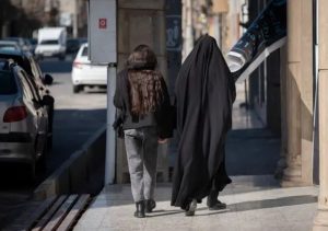 چگونه فرهنگ‌های مختلف را در یک گروه بپذیریم؟