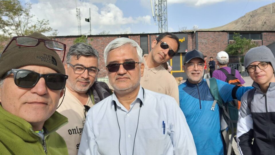 کوه‌پیمایی سبک و دل‌نشین در کنار دوستان قدیمی